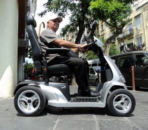 Scooter lussuoso per anziani